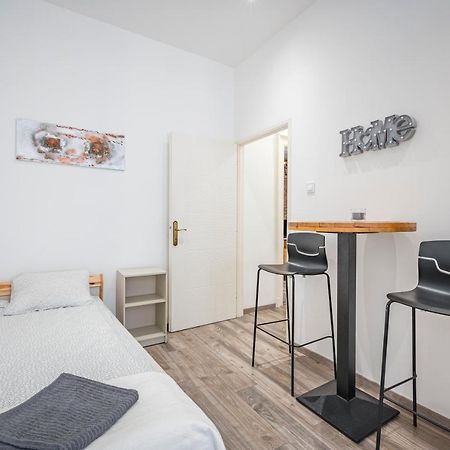 Design Apartment W Ac On Ring Road By Newave Apartments Budapest Esterno foto